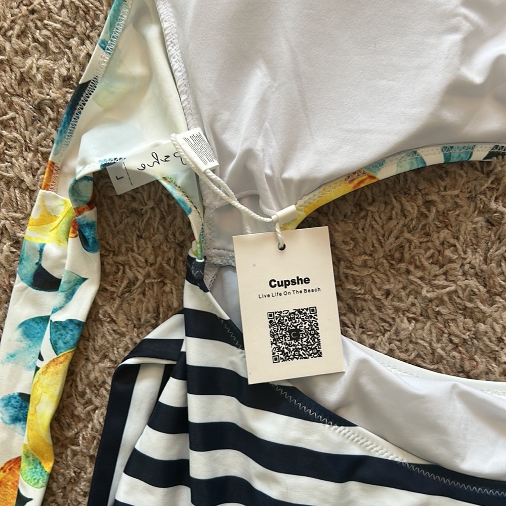 NWT Cupshe size large bathing suit - Picture 3 of 3